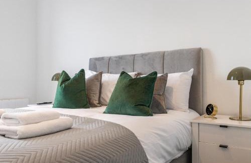 Clock House Apartamento | Cosmopolitan Living: Upscale 1BR Gem in Beckenham