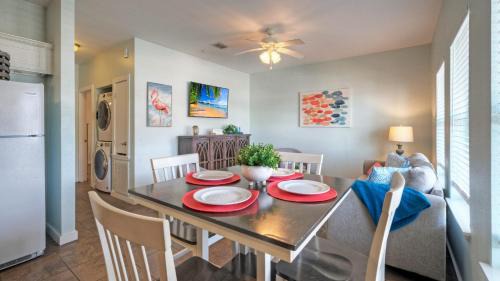 Port Aransas Casa | Costa Bahia Condos Sleeps 26 Pool Short Beach Stroll