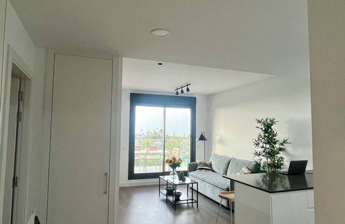 Torre del Mar Apartamento | Costa del Sol Beachfront Apartment in EL BALCONCITO