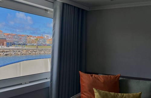 Barra Alquiler De Eote | Costa do Sal - Boat Lounge Hotel