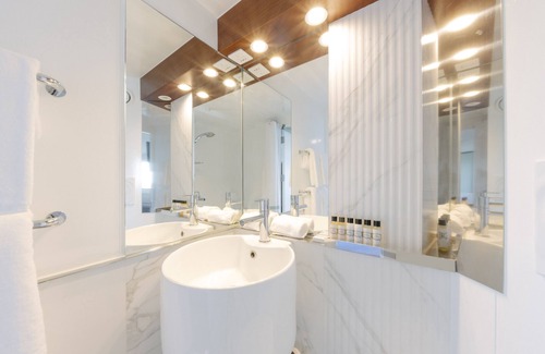 Barra Alquiler De Eote | Costa do Sal - Boat Lounge Hotel