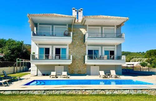 Oropos Apartamento | Costa Kalamos Suites