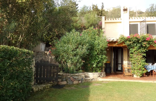 Costa Rei Villa | COSTA REI- "Villa Pino", casa para 6 personas, a 200 m de la playa