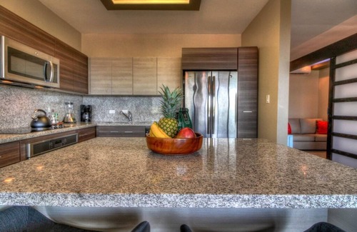 Playa Hermosa Casa | ¡Lo mejor de ambos mundos! ¡Condominios de lujo modernos a pasos de la playa! Espectacular