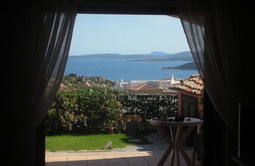 Abbiadori Casa | casa Costa Esmeralda Abbiadori capacidad para 5 personas con jardín y vistas
