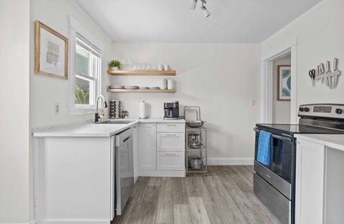 Newport East Casa | Costal Cottage Retreat minutes from Newport, RI