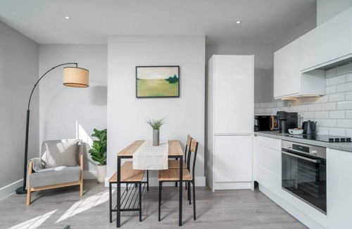 Grove Apartamento | Cosy 1 Bed, Apple Market Kingston