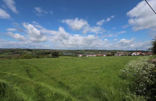 Langford Casa | Cosy 1-bedroom cottage next to Combe Lodge Venue