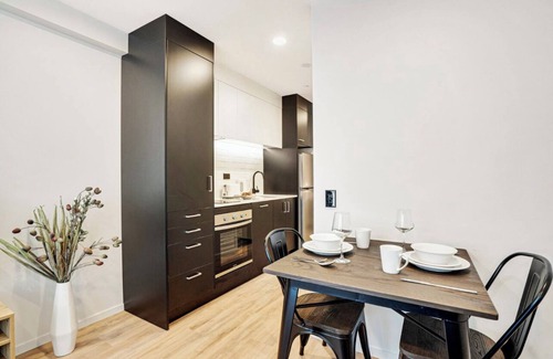 Newton Apartamento | Cosy 1-Bedroom with Pool & Sauna in City Centre