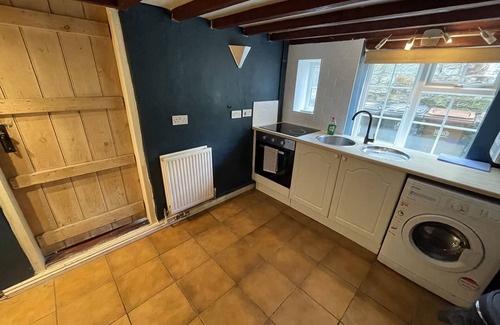 Crowborough Cabaña | Romantic cottage for couple retreats