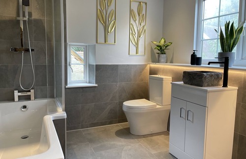 Crowborough Cabaña | Romantic cottage for couple retreats