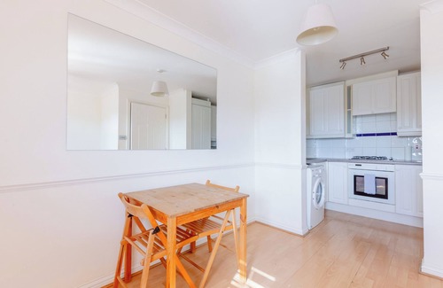 St. Dunstan's Apartamento | Cosy 1BD Flat, City Views and Easy Transport Links
