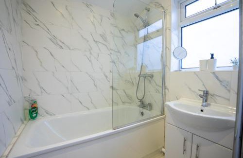 Selhurst Apartamento | Cosy 2 Bed Apartment with Easy Access to Central London- Free On-Street Parking- 10 mins from Norwood Junction Station