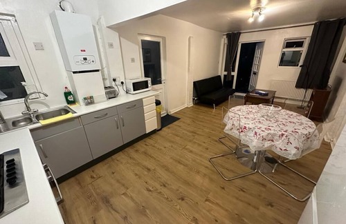 Dudden Hill Apartamento | Cosy 2 bedroom apartment in North West London, garden, late check in