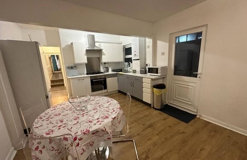 Dudden Hill Apartamento | Cosy 2 bedroom apartment in North West London, garden, late check in