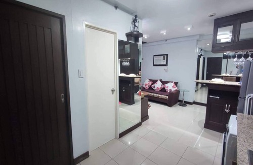 Moonwalk Condominio | Cosy 2 Bedroom Condo near Manila NAIA Airport. With Pool. Avida Towers Sucat. 4R