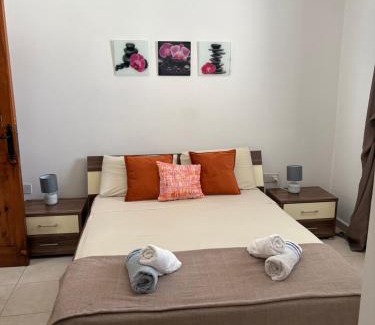 Bugibba Apartamento | Cosy 2 Bedroom Penthouse with Terraces & seaview