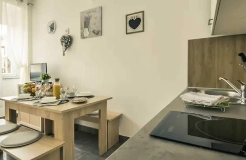 Gospic Apartamento | Cosy 2-room apartment with a balcony just steps away from the beach, shops and restaurants