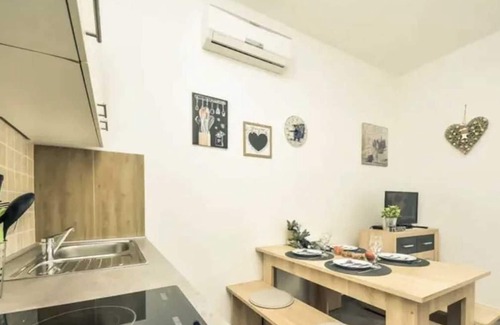 Gospic Apartamento | Cosy 2-room apartment just steps away from the beach, shops and restaurants