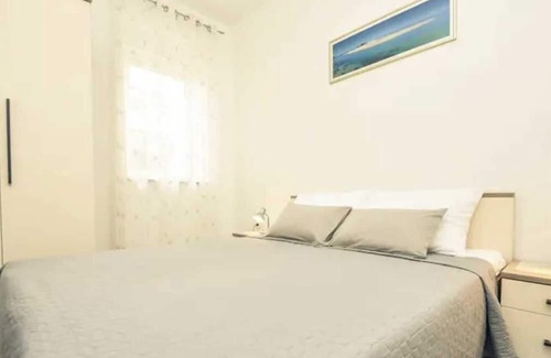 Gospic Apartamento | Cosy 2-room apartment just steps away from the beach, shops and restaurants