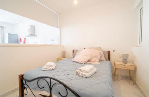 Xlendi Apartamento | Cosy 2BR Apt with private balcony in Xlendi by 360 Estates