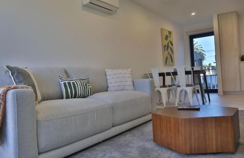 Henderson Casa | Cosy 2BR House in Awaroa Road