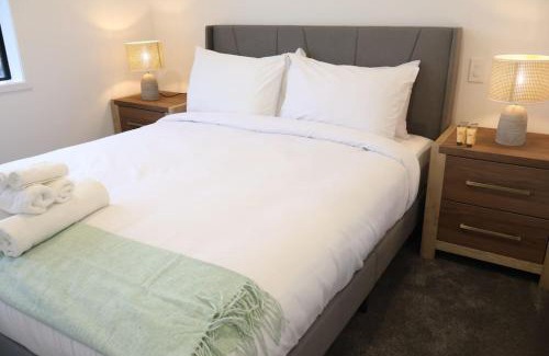 Henderson Casa | Cosy 2BR House in Awaroa Road