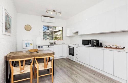 Scarborough Apartamento | Cosy 2BR in Scarborough w/ Pool!