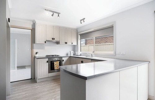 Brown Hill Cabaña | Cosy 3 Bedroom Family Cottage In The Heart Of Ballarat