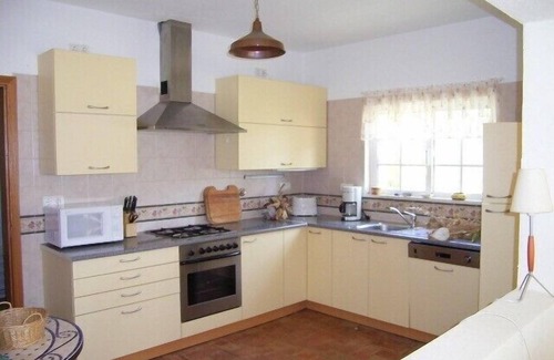Portimao Villa | Acogedora villa de 3 dormitorios con piscina privada, WIFI, jardines privados de hoja perenne de 1250 m²