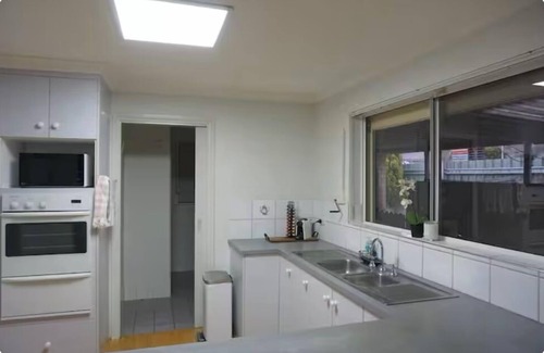 West Beach Casa | Cosy 3 x2 abode in peaceful West Beach, Esperance.