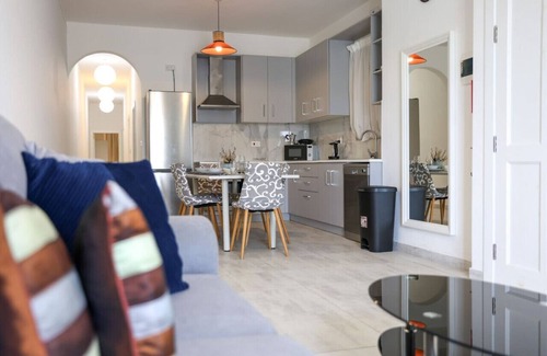 Marsalforn Apartamento | Cosy 3BR Apt with private Terrace & Wifi in Gozo