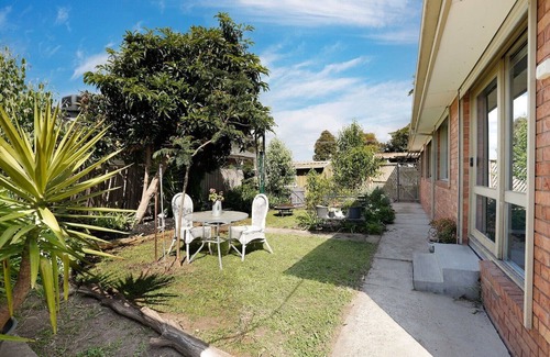 Greenvale Casa | Cosy 4 Bedroom Holiday Home - Melbourne Airport