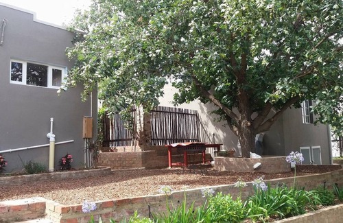 Barrydale Cabaña | Cosy 6 Person Cottage With Mountain View
