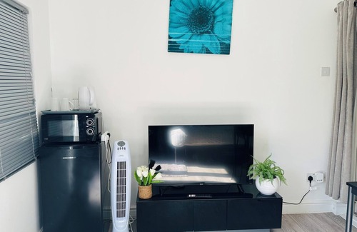 Kidbrooke with Hornfair Casa | Cosy and Comfy Double Room with Private Bathroom, Close to o2 Arena