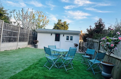 Kidbrooke with Hornfair Casa | Cosy and Comfy Double Room with Private Bathroom, Close to o2 Arena