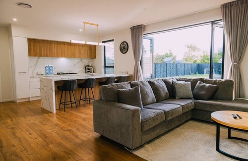 Blenheim Casa | Cosy and Modern spacious home
