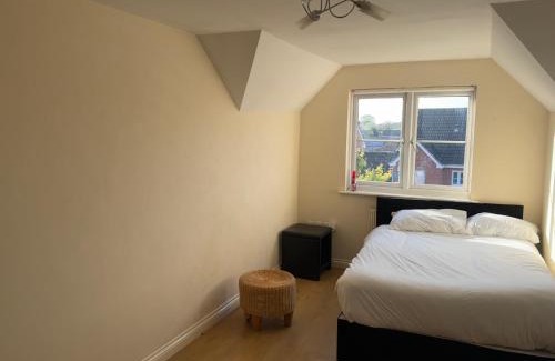 Emersons Green Casa | Cosy and spacious room near town centre
