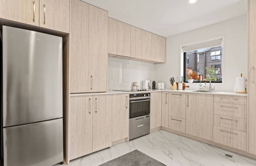 Henderson Casa | Cosy and Stylish Auckland Home