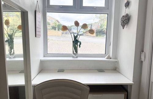 Marlow Condominio | Cosy annexe, self contained, with parking