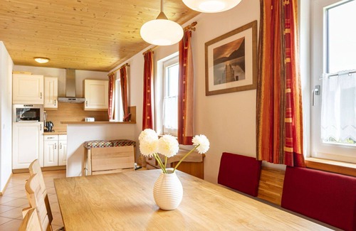 Annaberg-Lungoetz Casa | Hermoso apartamento en villa con WIFI, piscina, TV, terraza, mascotas permitida y aparcamiento
