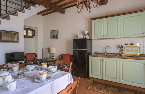Castelfranco di Sopra Villa | Bonito apartamento en villa para 3 personas con WIFI, piscina, TV, patio y aparcamiento