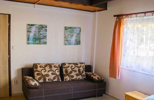 Hradec Kralove Casa | Cosy apartment in villa for 12 people with WIFI, TV, patio, pets allowed and parking