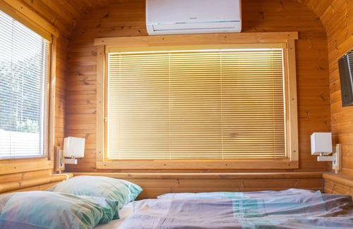 Hradec Kralove Casa | Cosy apartment in villa for 4 people with WIFI, A/C, TV, patio, pets allowed and parking