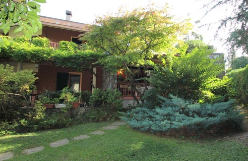 Porto Valtravaglia Apartamento | Hermoso apartamento para 6 personas con WIFI, piscina, TV, patio y aparcamiento