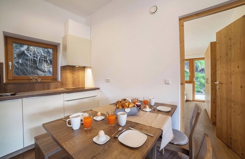 Castelbello-Ciardes Apartamento | Acogedor apartamento Cevedale en granja de montaña con terraza y experiencias agrícolas únicas.