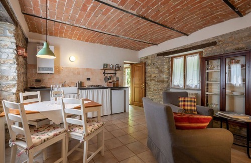 Monastero Bormida Apartamento | Precioso apartamento para 2 personas con piscina, WIFI, TV y aparcamiento