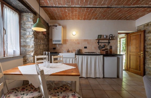 Monastero Bormida Apartamento | Precioso apartamento para 2 personas con piscina, WIFI, TV y aparcamiento