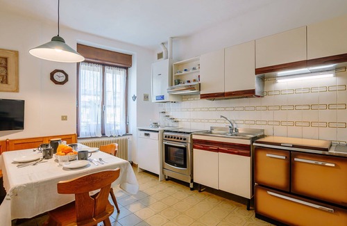 Pergine Valsugana Apartamento | Hermoso apartamento para 4 personas con WIFI, TV y aparcamiento