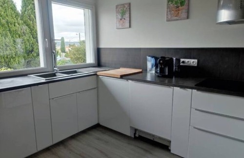 Saint-Chamas Apartamento | Cosy apartment, 100 m from beaches, quiet area with outside, air conditioning, wifi & parking